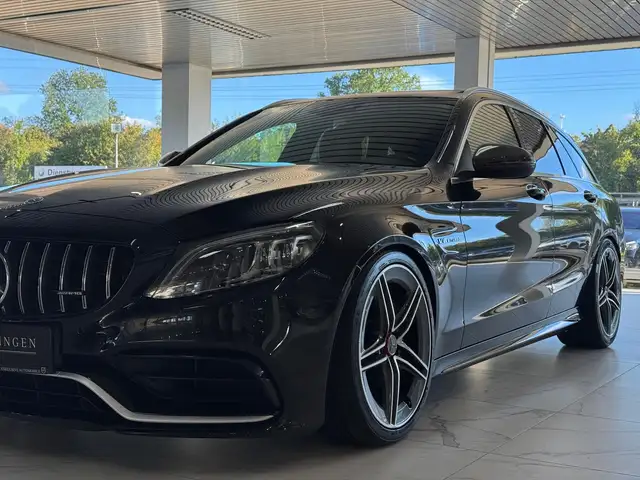 Mercedes-Benz C-Class view 3