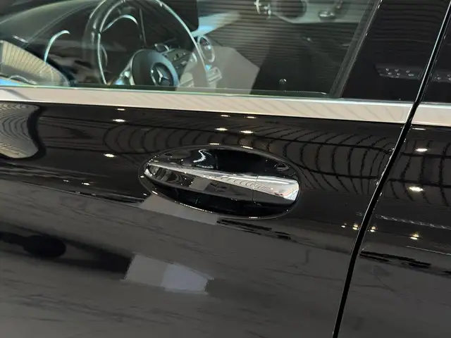 Mercedes-Benz C-Class view 14