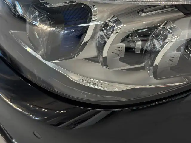 Mercedes-Benz C-Class view 13