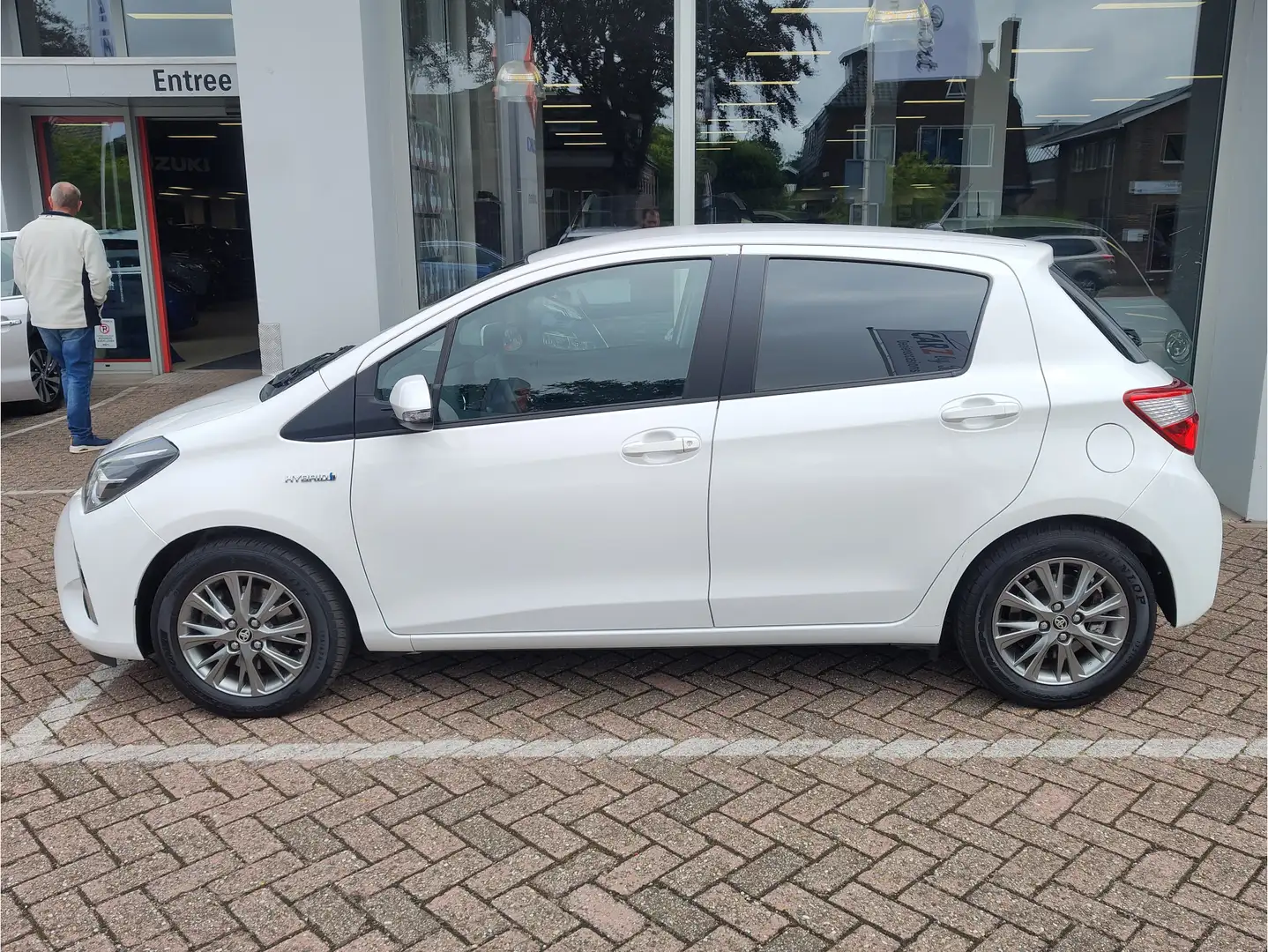 Toyota Yaris 1.5 HYBRID DYNAMIC Carplay/Android | Keyless | Cli Wit - 2