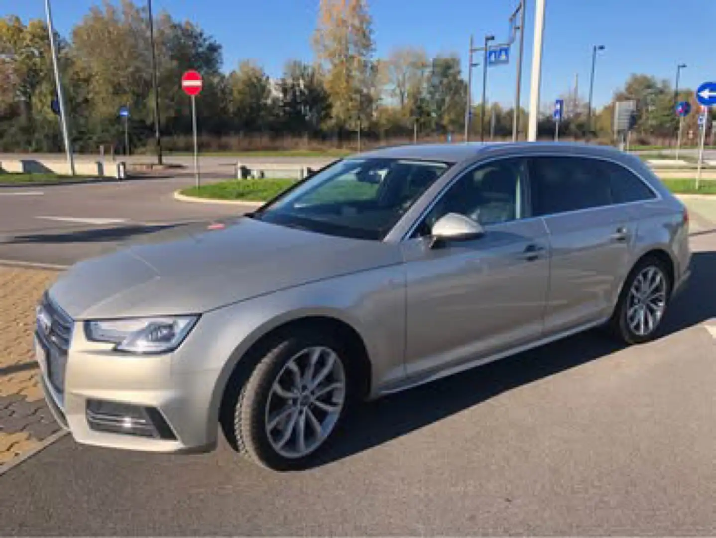 Audi A4 S-line Argento - 1