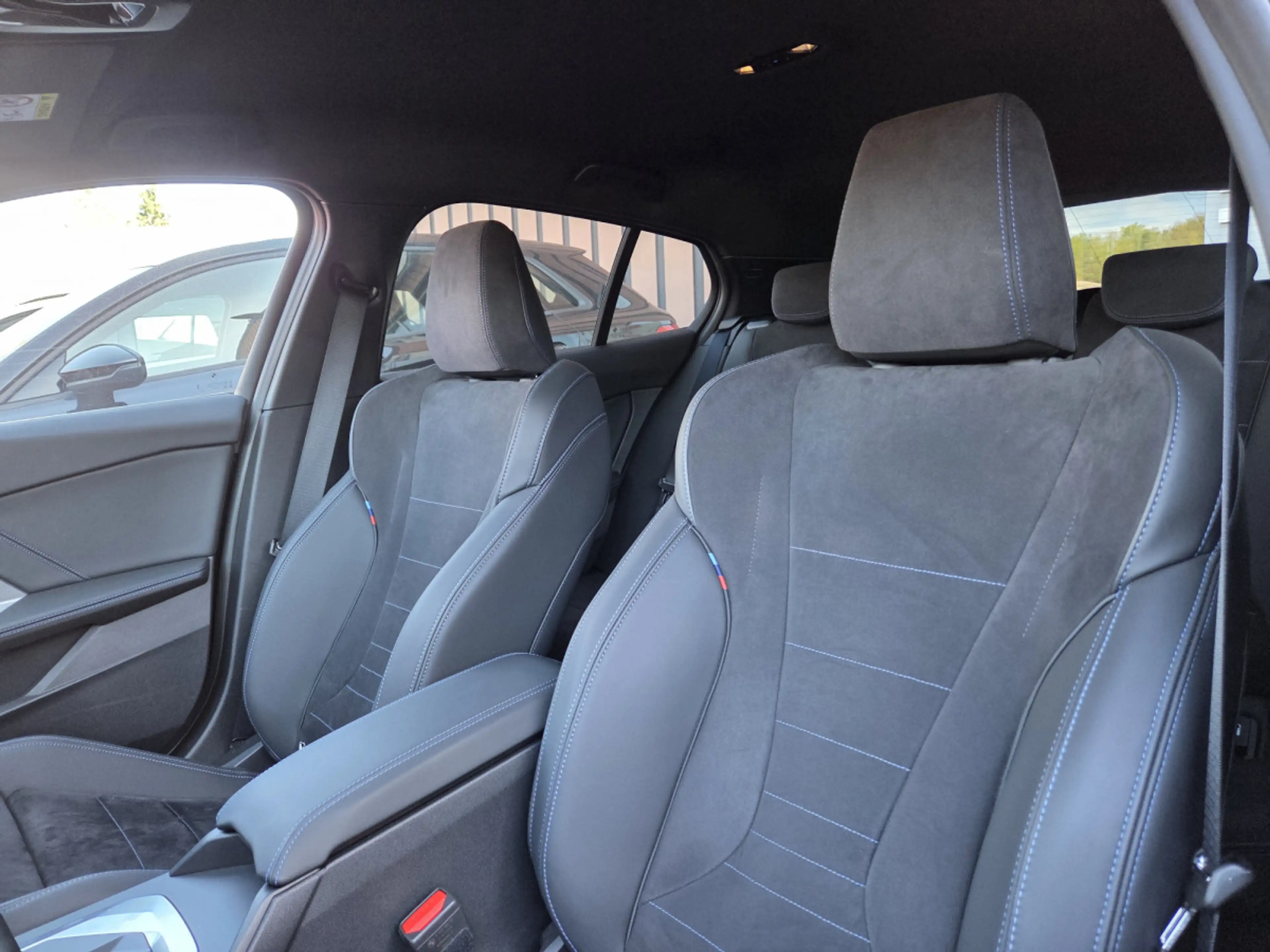 BMW 120 i M SPORT AUTO. 156cv thermique + 14cv elect. — photo 9