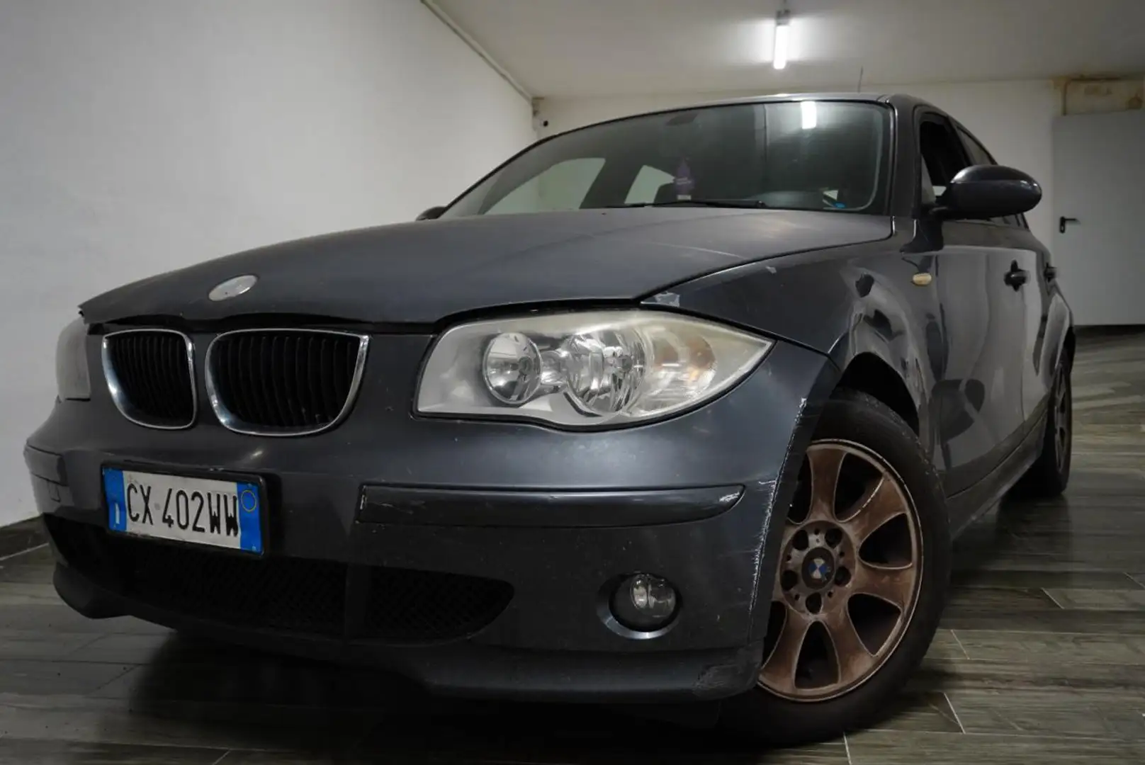 BMW 118 d cat 5 porte Futura VISTA E PIACIUTA Grigio - 1