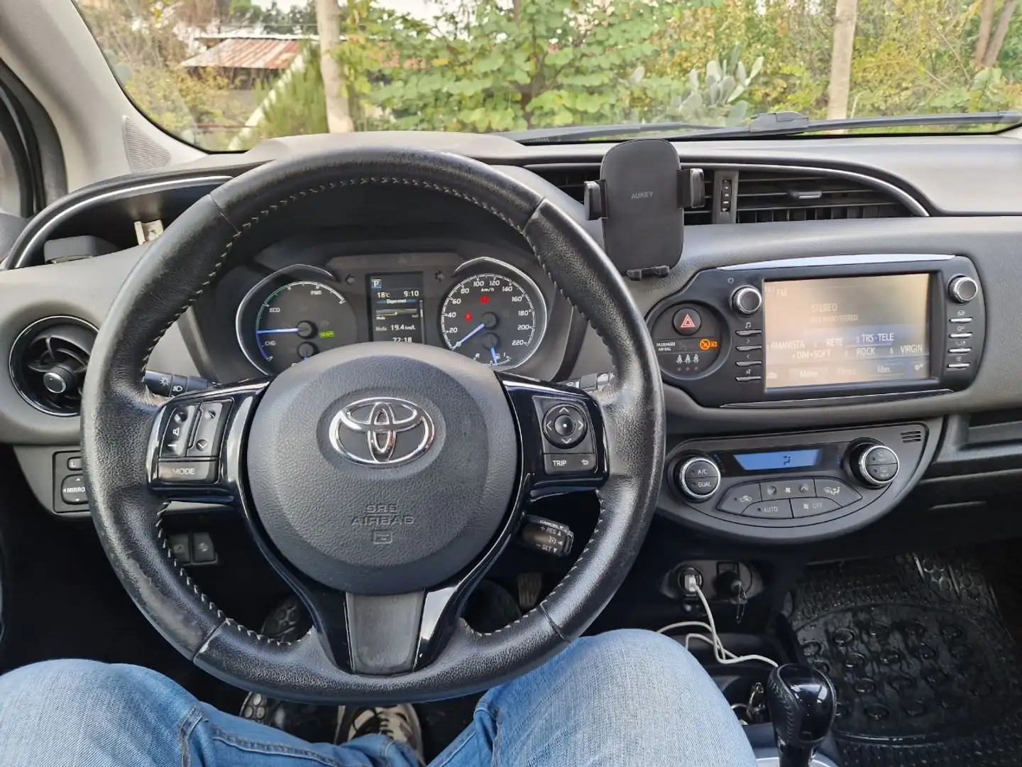 Toyota Yaris Yaris 5p 1.5h Active Argento - 2