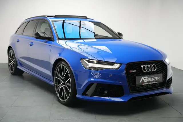 Audi RS6 Avant view 4