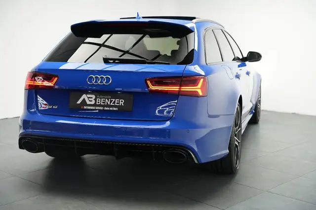 Audi RS6 Avant view 13