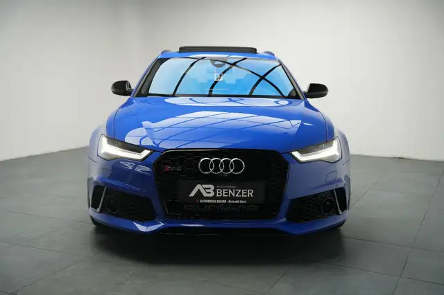 Audi RS6 Avant view 2