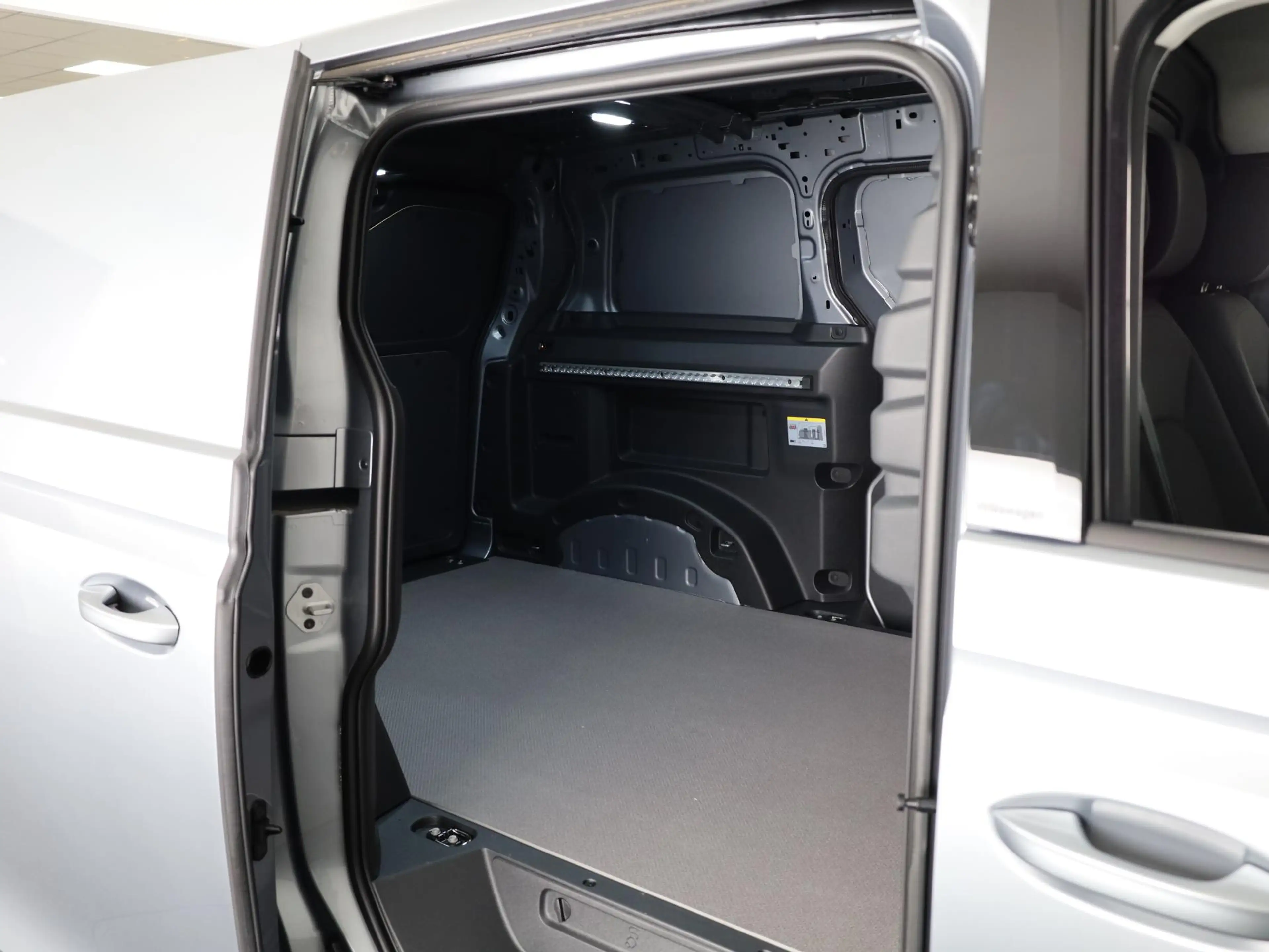 Volkswagen ID. Buzz Cargo Bedrijfswagens 79 kWh — photo 12