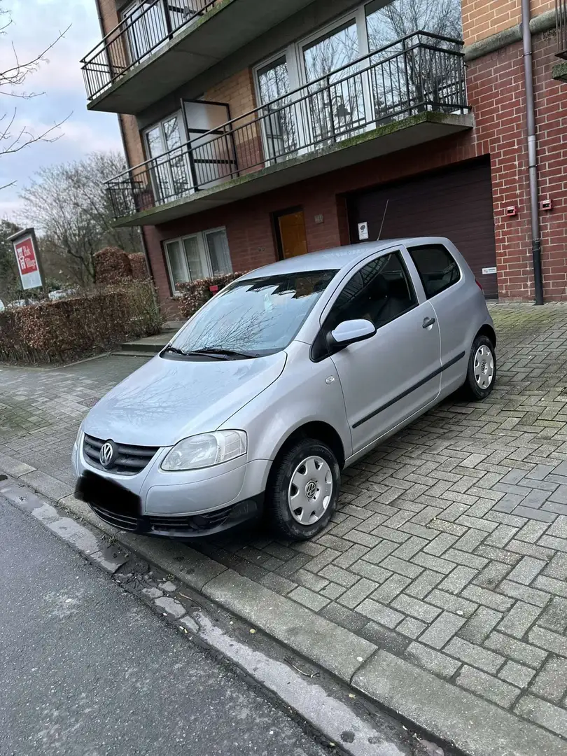 Volkswagen Fox 1.2i Gris - 1