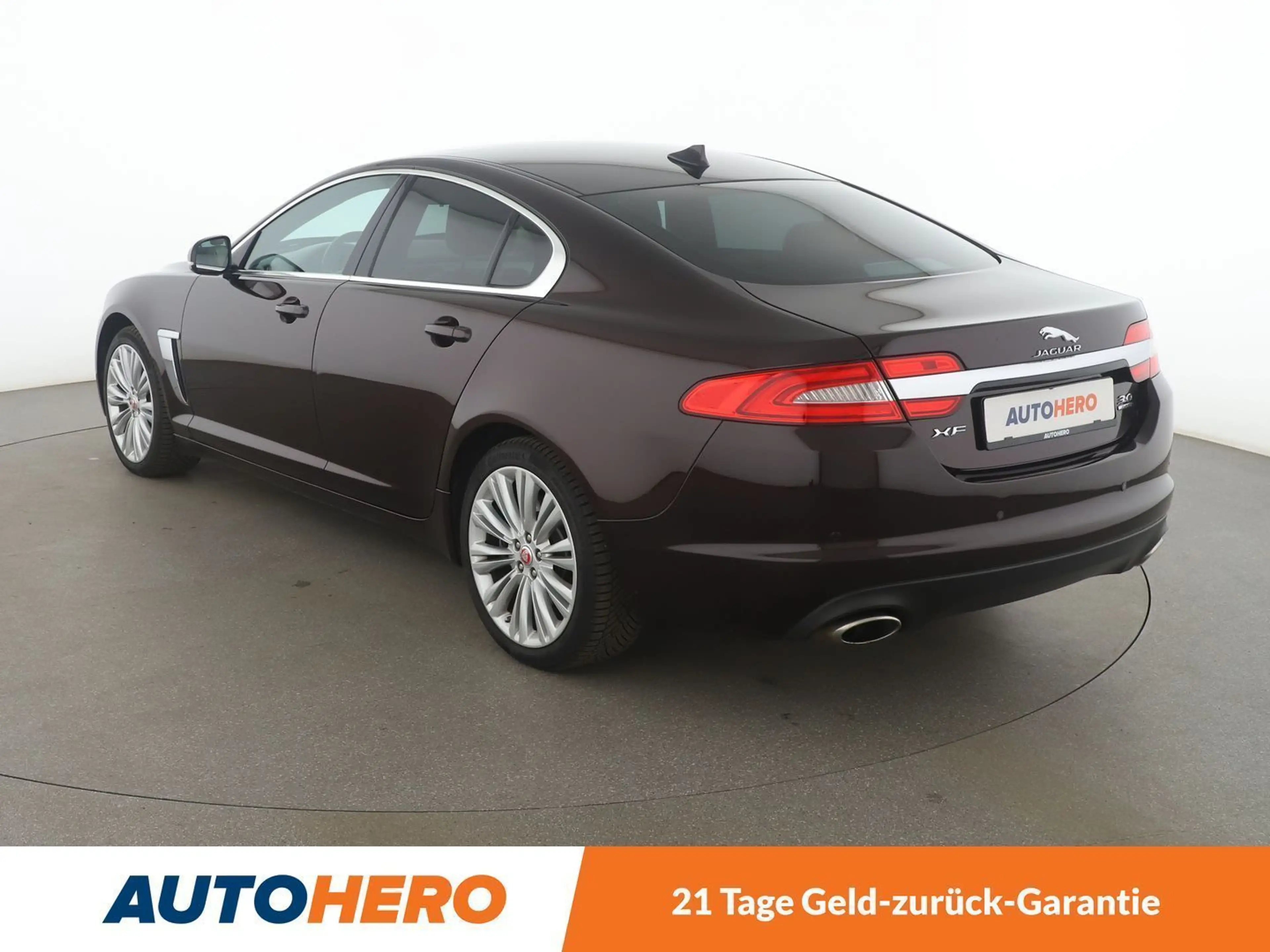 Jaguar XF 3.0 V6 Kompressor AWD Aut.*NAVI*TEMPO*PDC* — photo 4