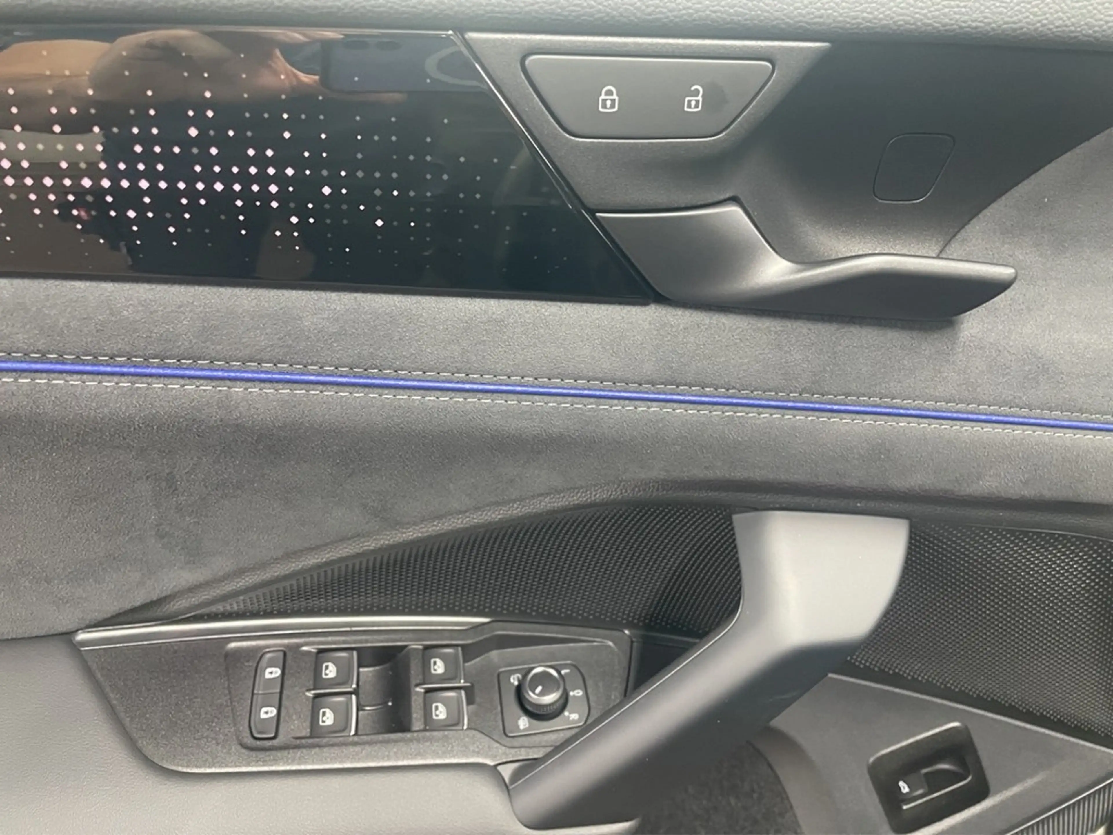Volkswagen Tayron 2.0 TSI DSG 4Motion R-Line DCC AHK*IQ-LIGHT*NAV... — photo 15