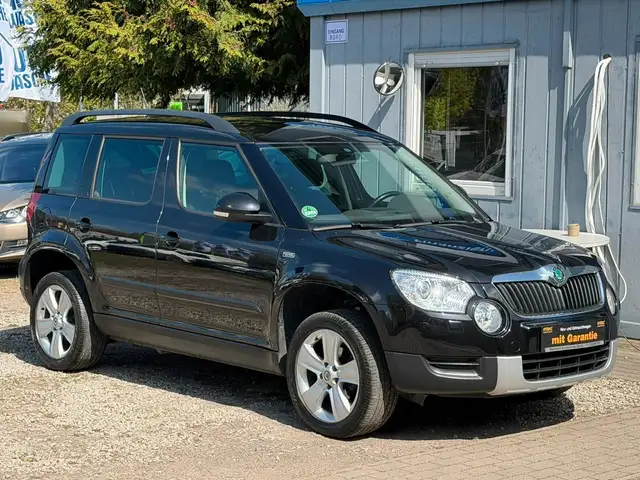 Skoda Yeti 2.0 TDI DSG Family 4x4*TÜV neu*Service neu
