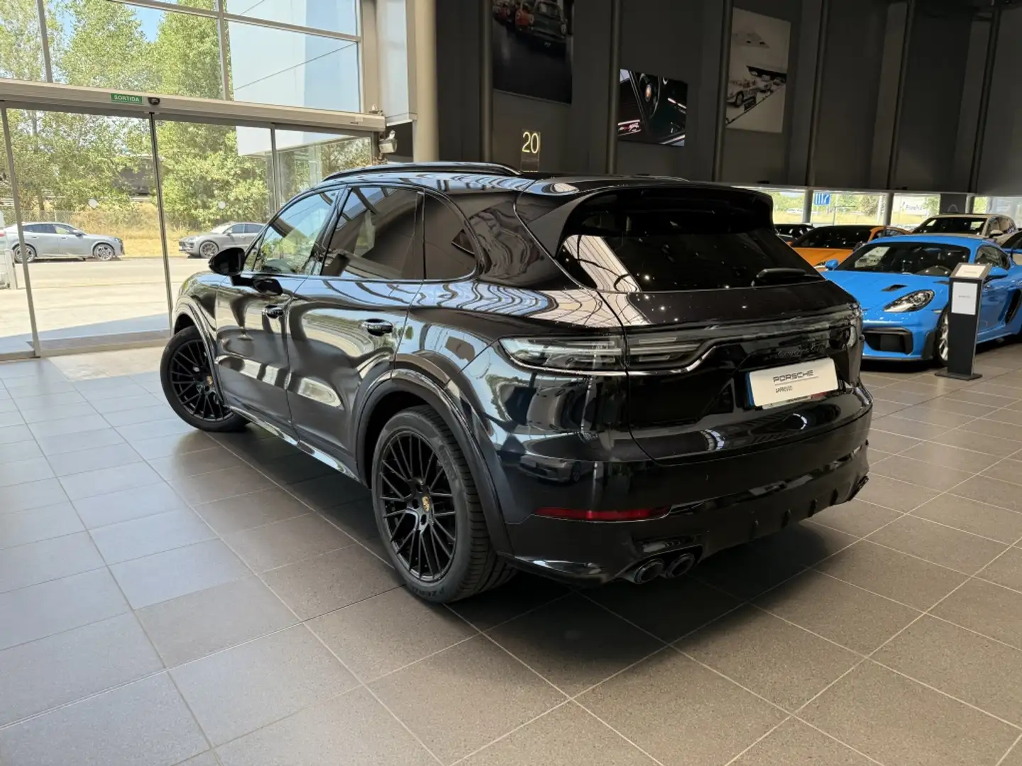 Porsche Cayenne GTS - 2
