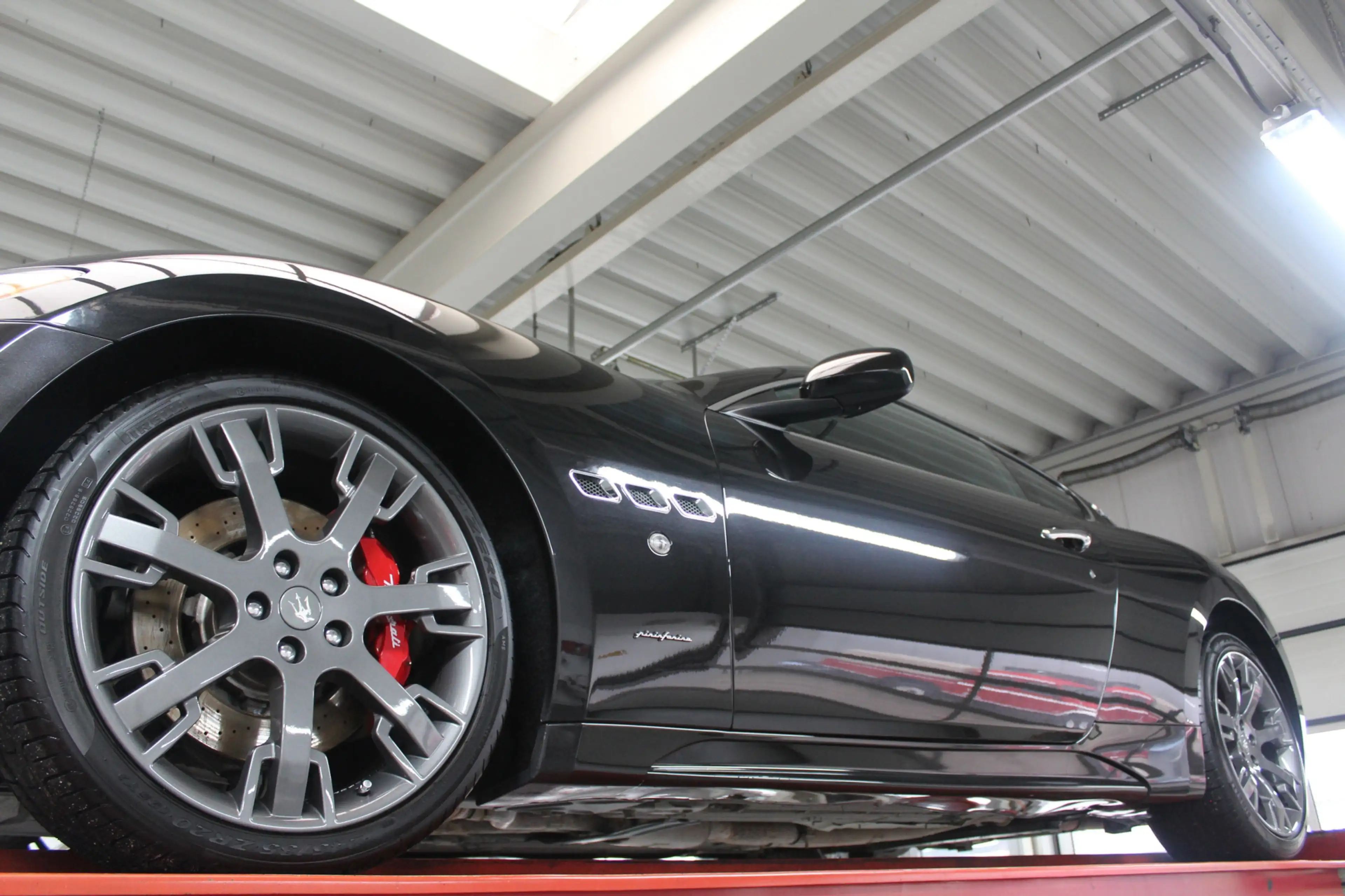 Maserati GranTurismo 4.7 S Off-Maserati dealer and specialist serviced, — photo 9