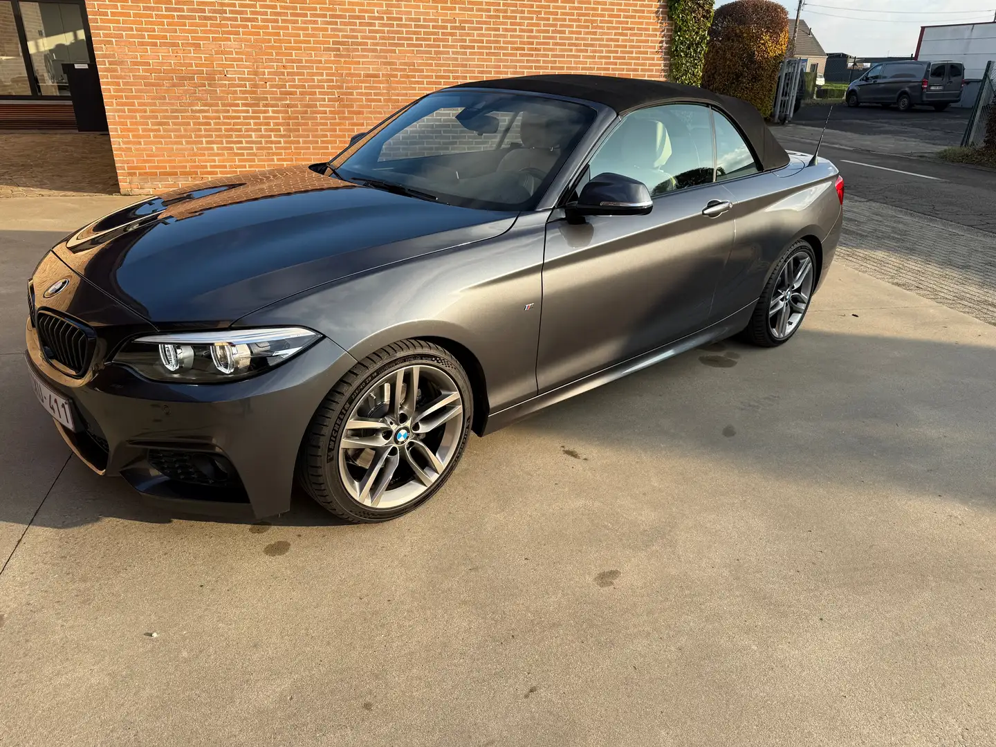 BMW 220 220i Cabrio Aut. M Sport Grijs - 1