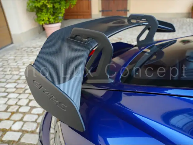Porsche 718 Cayman view 12