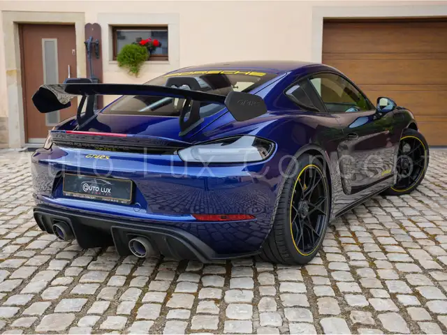 Porsche 718 Cayman view 3