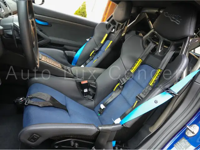 Porsche 718 Cayman view 7