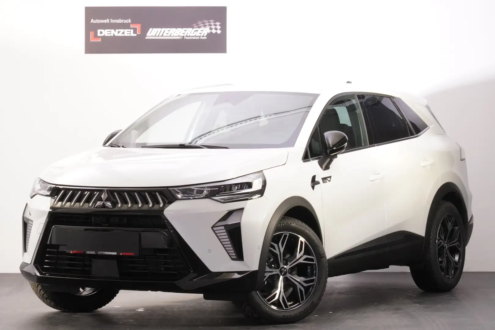 Mitsubishi Grandis 1,8 HEV Intense S+C+T 26 Weiß - 2