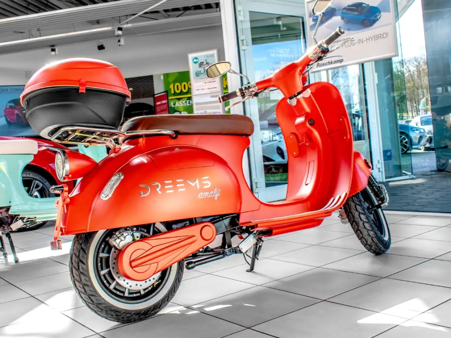Dreems Amalfi Retro Elektroroller 45km/h 3kW Roşu - 1
