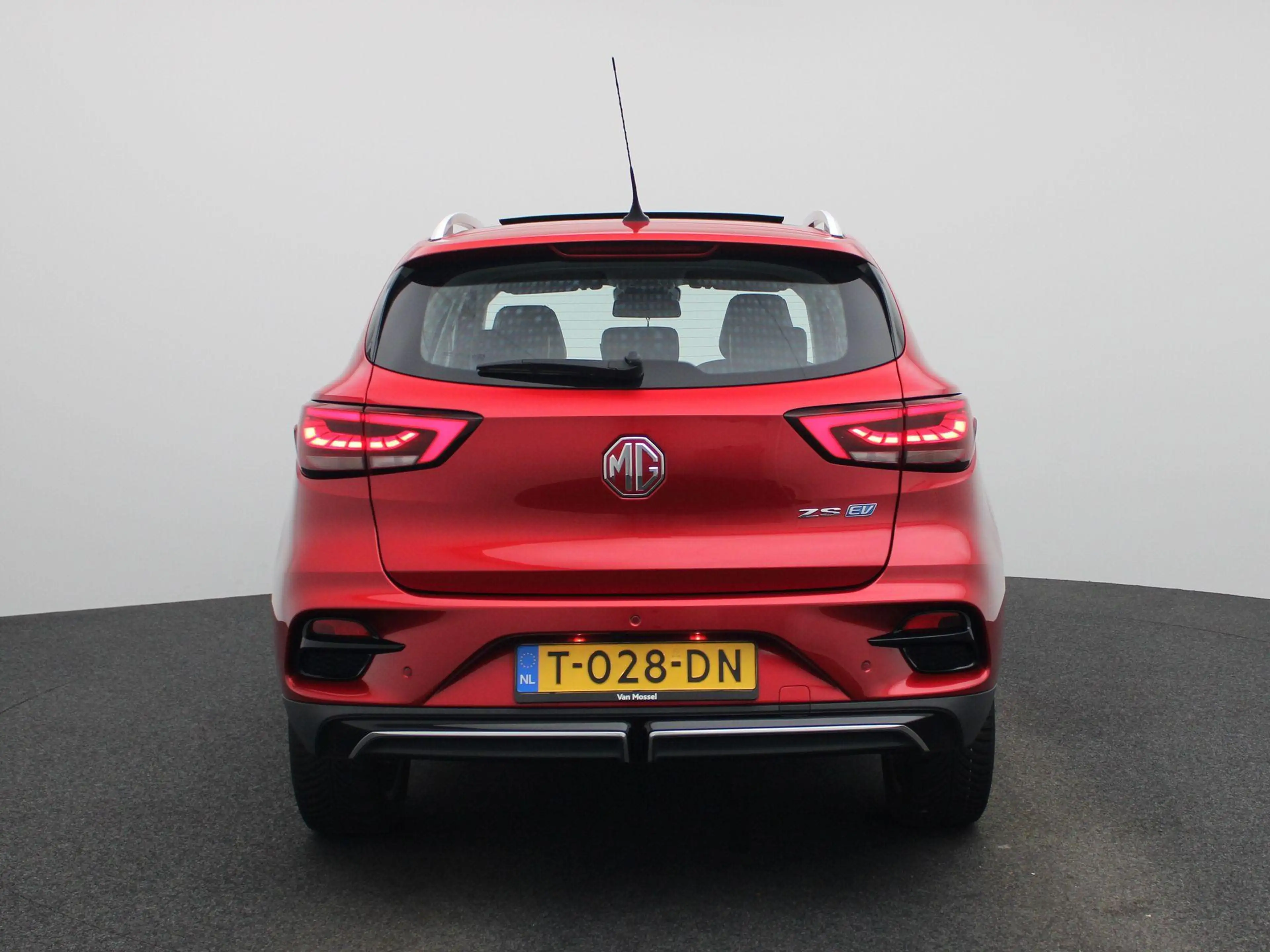 MG ZS EV Long Range Luxury 70 kWh | 1e-EIG. | SoH 96,78% — photo 6