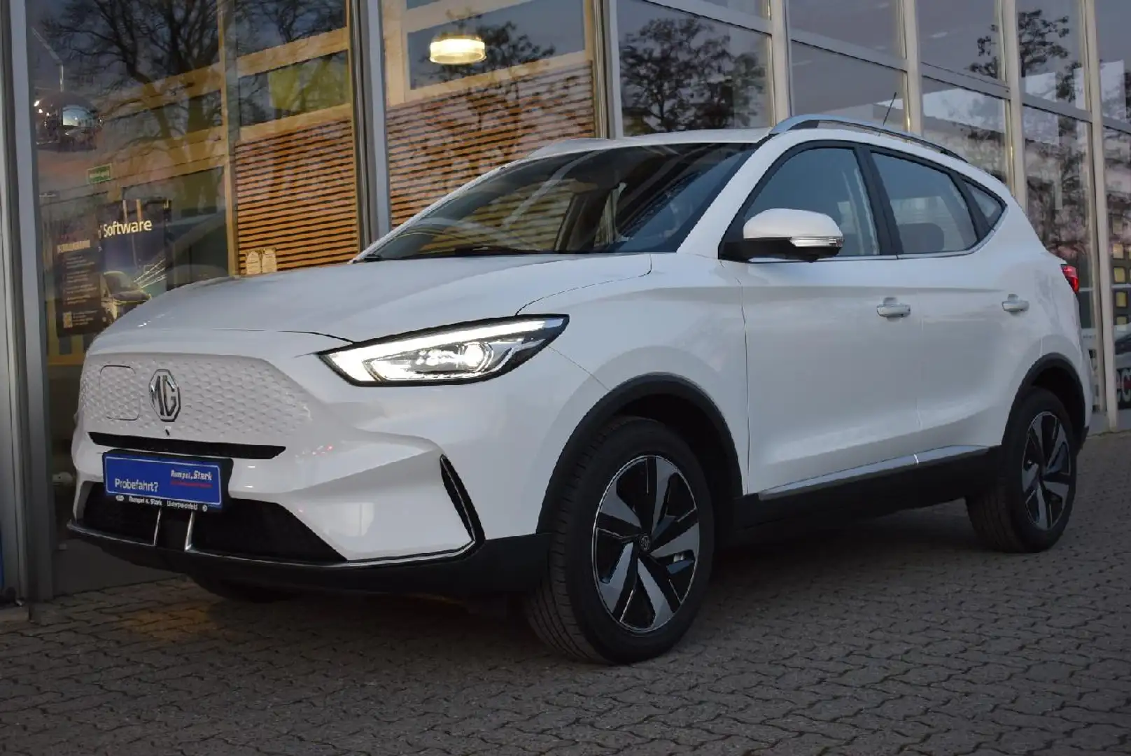 MG ZS Luxury Weiß - 2