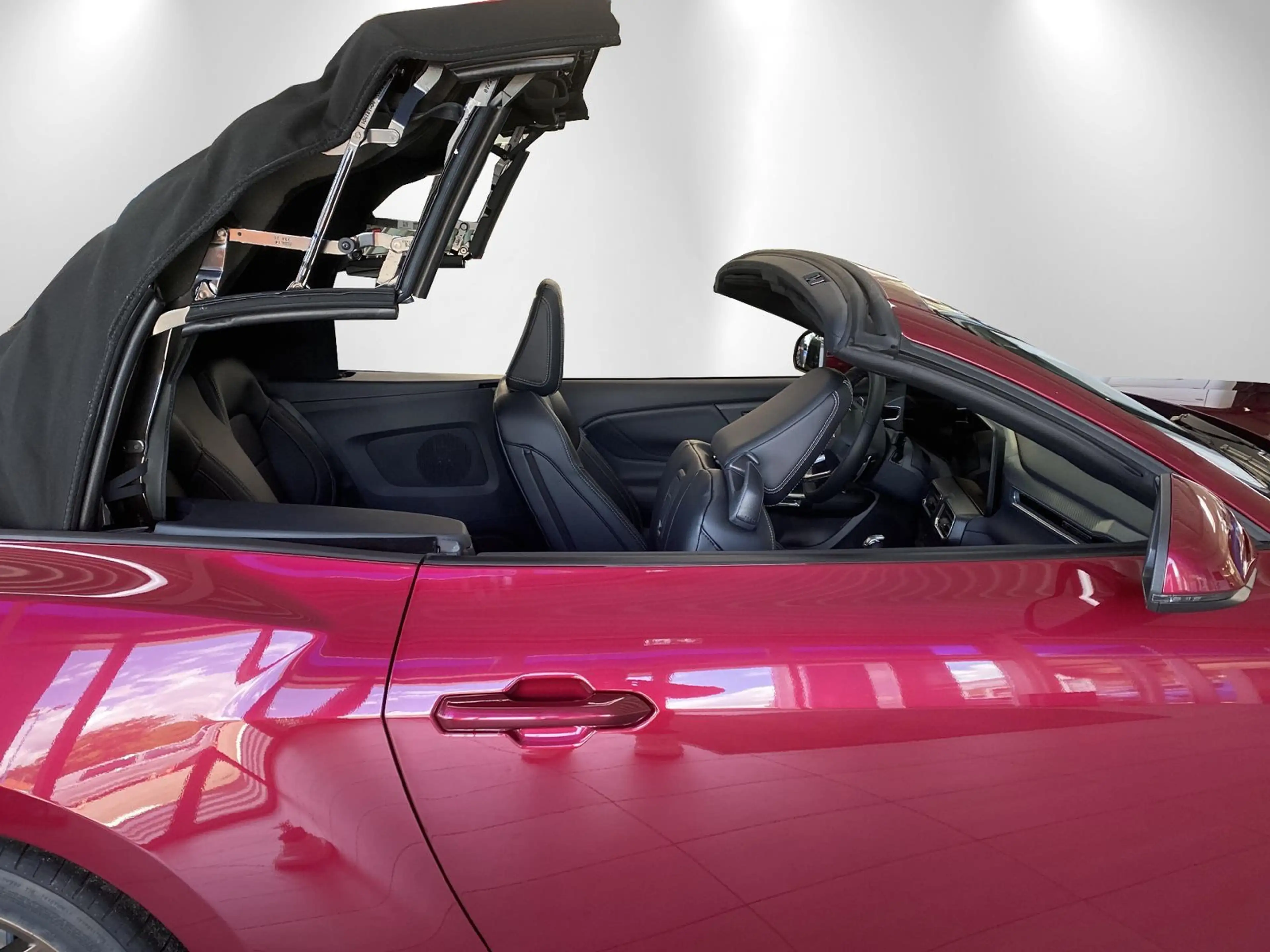 Ford Mustang Convertible 5.0 V8 - MAGNERIDE — photo 4