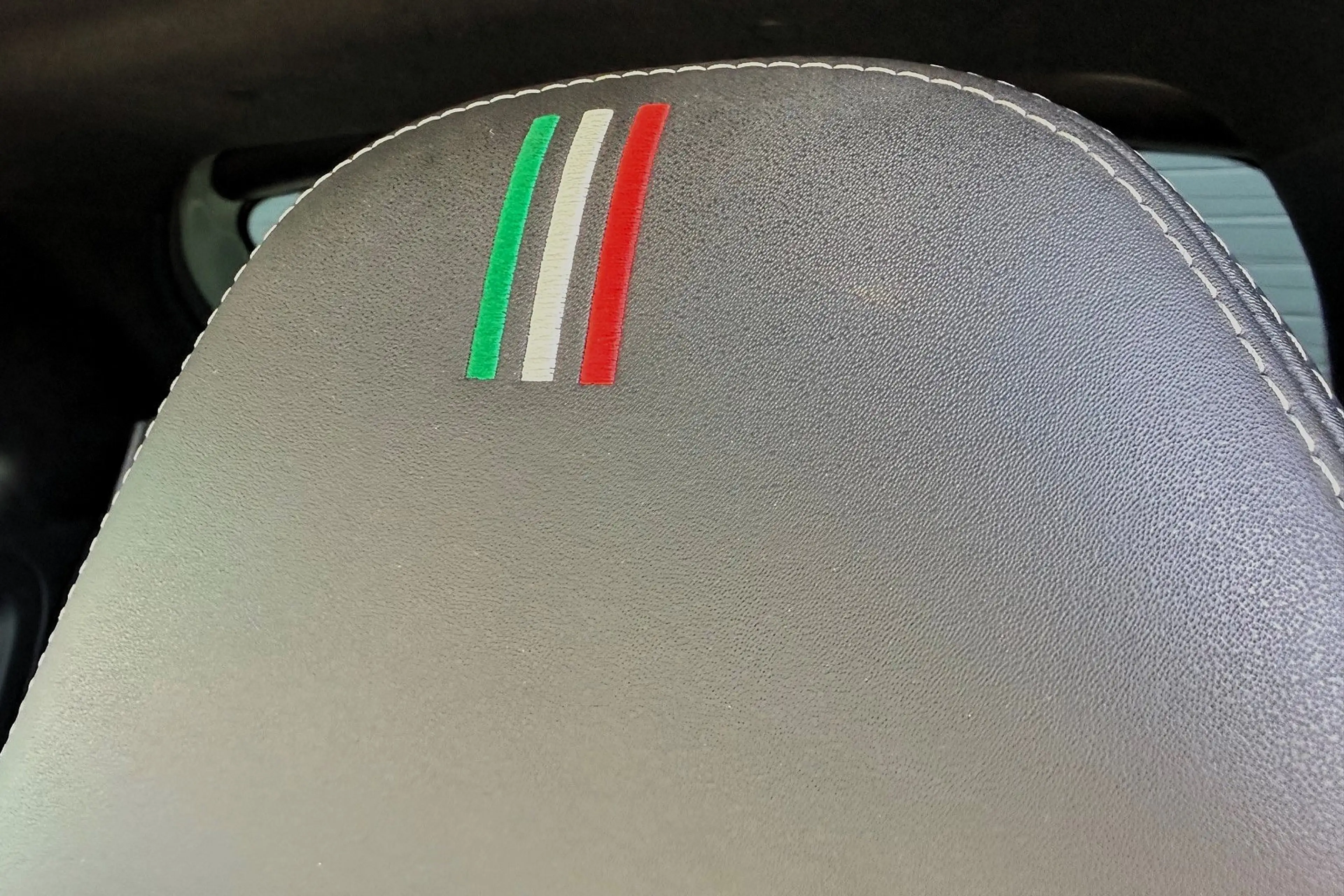 Fiat 500 Abarth 1.4 T-Jet 695 Competizione 70th Anniversary 180pk — photo 11