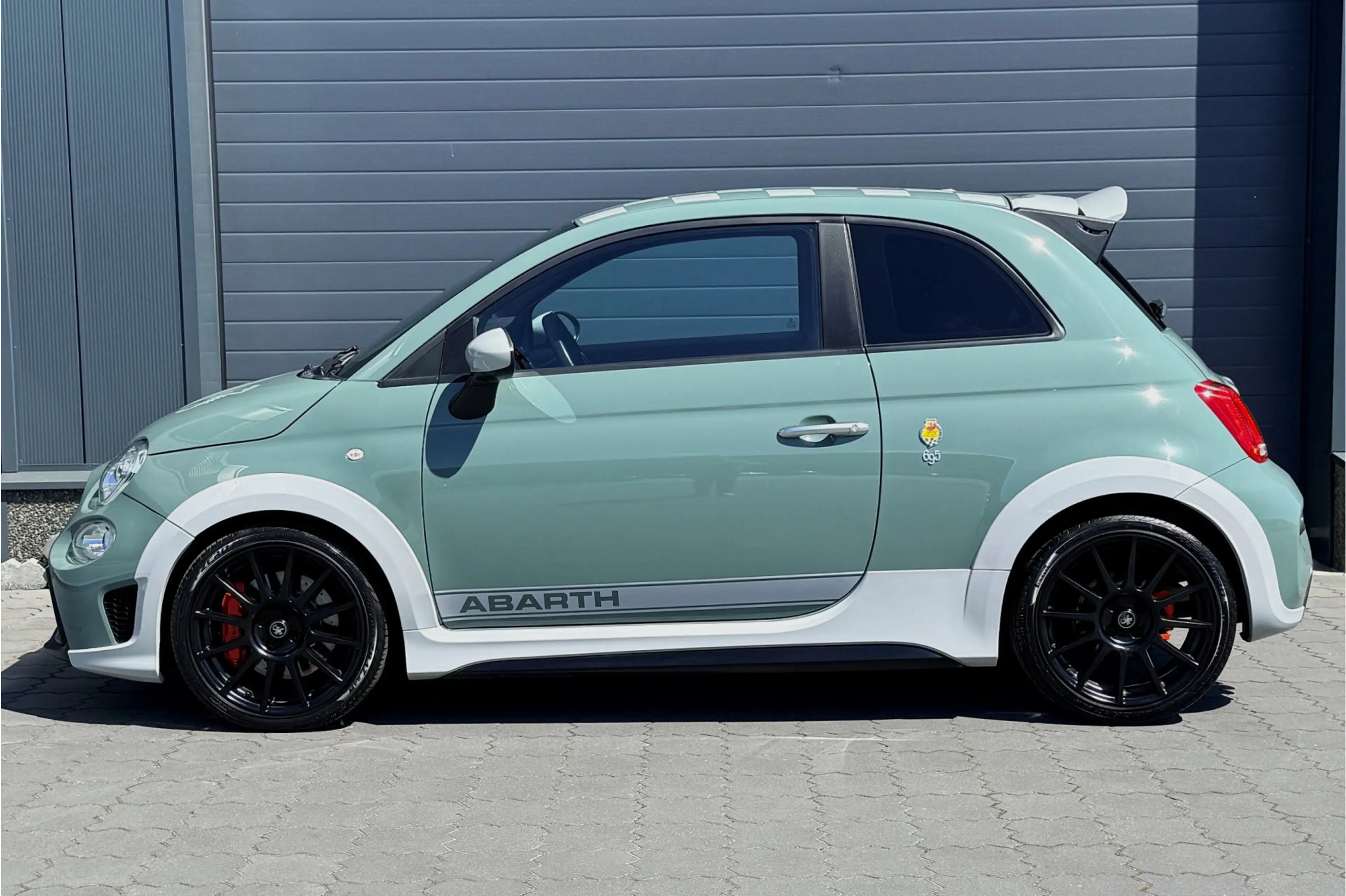 Fiat 500 Abarth 1.4 T-Jet 695 Competizione 70th Anniversary 180pk — photo 3