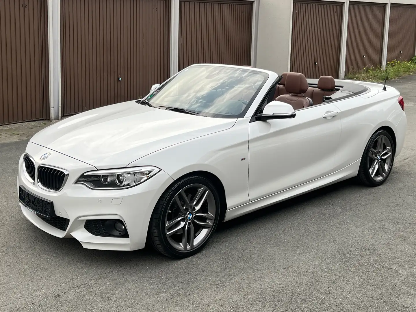 BMW 220 220i Cabrio Sport 1.HAND AUT M SPORTPAKET 18 ZOLL Weiß - 1