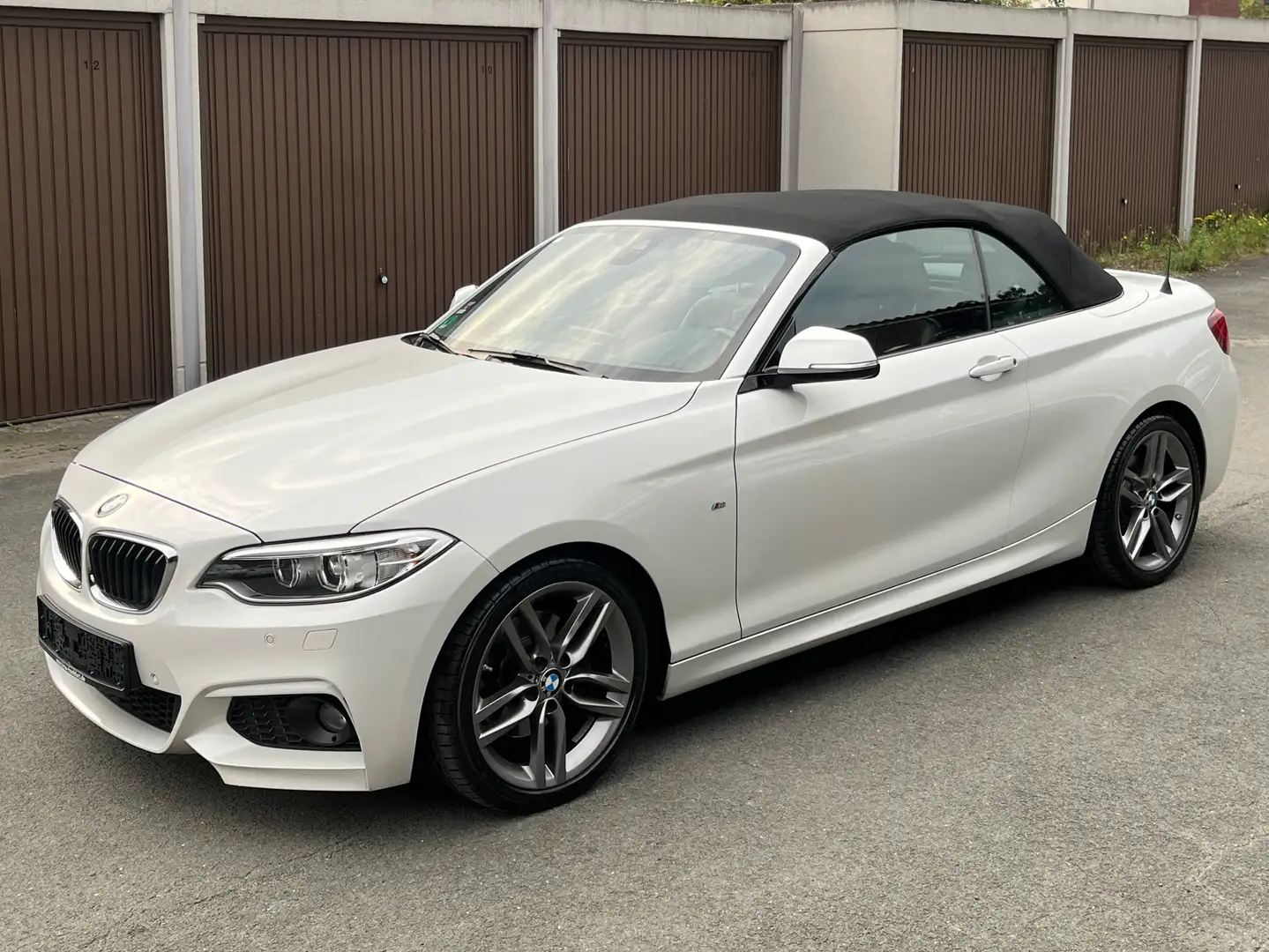BMW 220 220i Cabrio Sport 1.HAND AUT M SPORTPAKET 18 ZOLL Weiß - 2