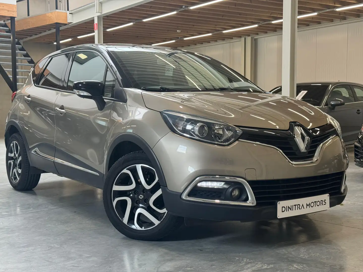 Renault Captur ENERGY TCe 90 Camera/Navi/Keyless Beige - 1