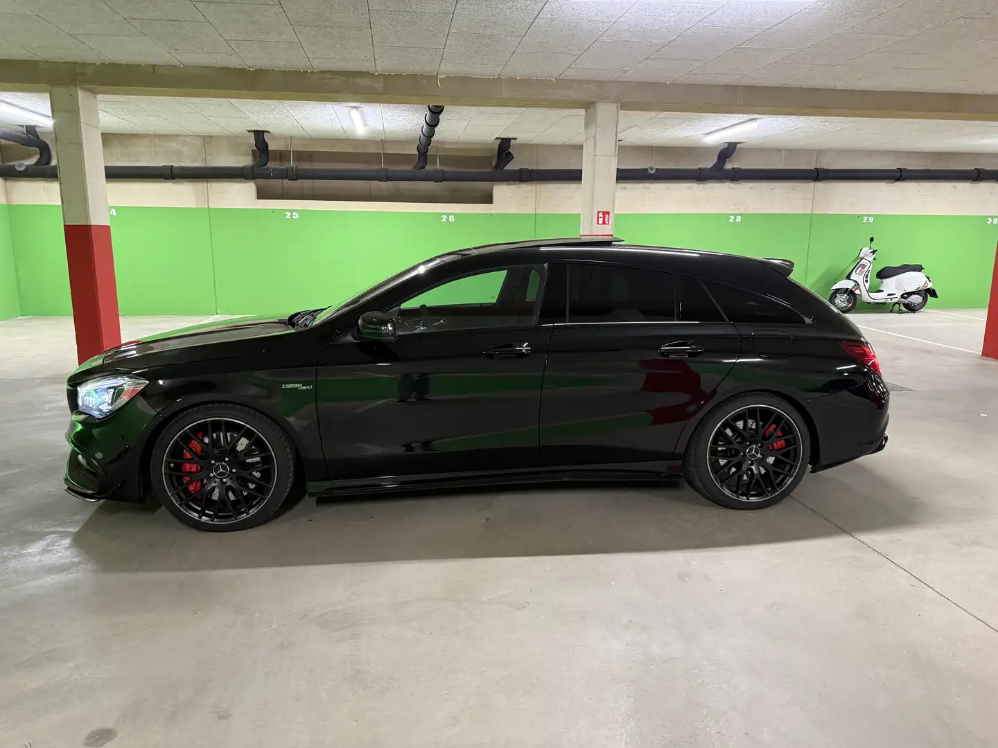 Mercedes-Benz CLA 45 AMG CLA 45 AMG Shooting Brake 4MATIC AMG *Reserviert* Schwarz - 2