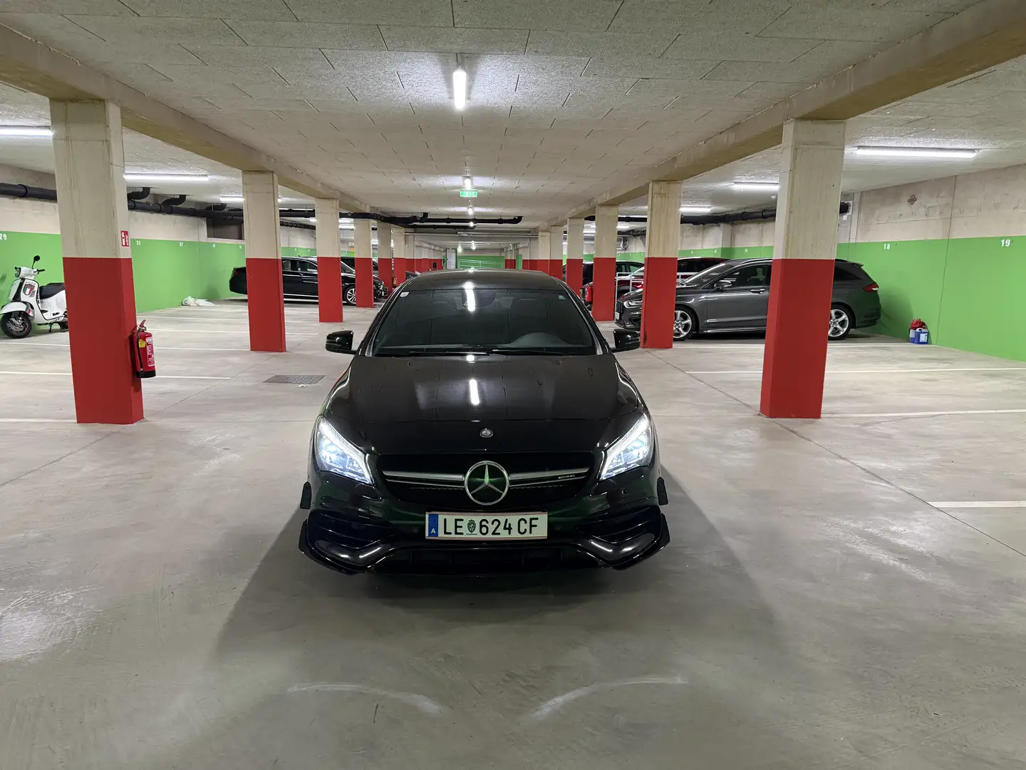 Mercedes-Benz CLA 45 AMG CLA 45 AMG Shooting Brake 4MATIC AMG *Reserviert* Schwarz - 1