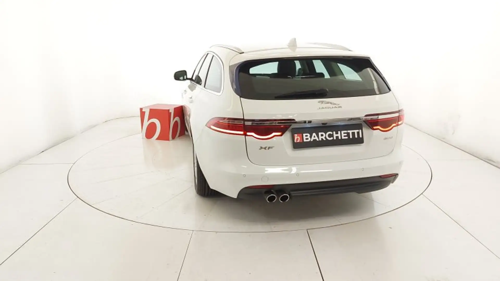 Jaguar XF 2ª SERIE (X260) SPORTBRAKE 2.0 D 180 CV AUT. PRES Bianco - 2