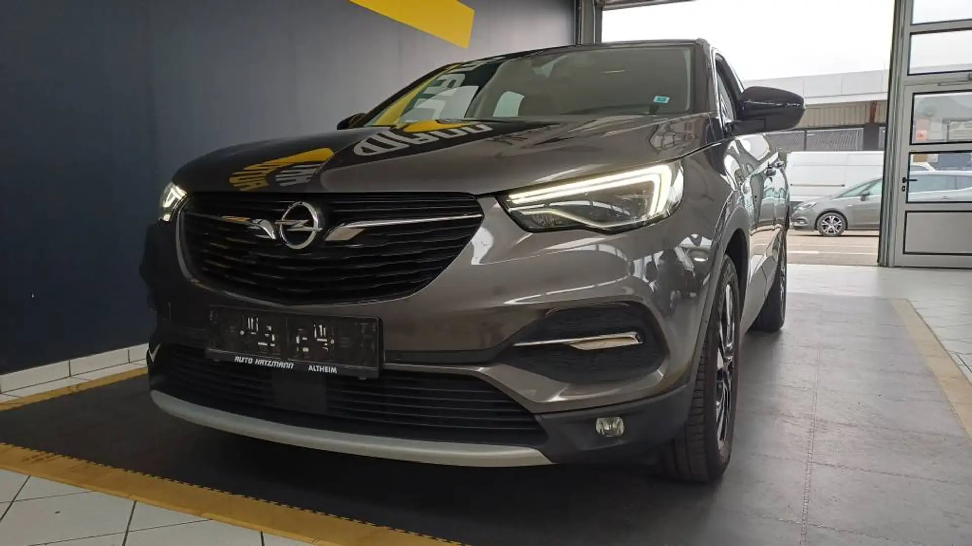 Opel Grandland X GRANDLAND X Innovation 1,6 180PS 8G Automatik Gris - 2
