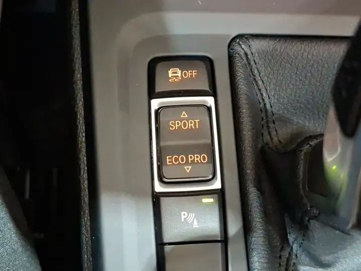 BMW X1 sDrive18dA Corporate 2021, foto 30