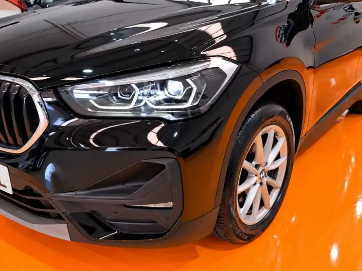 BMW X1 sDrive18dA Corporate 2021, foto 10