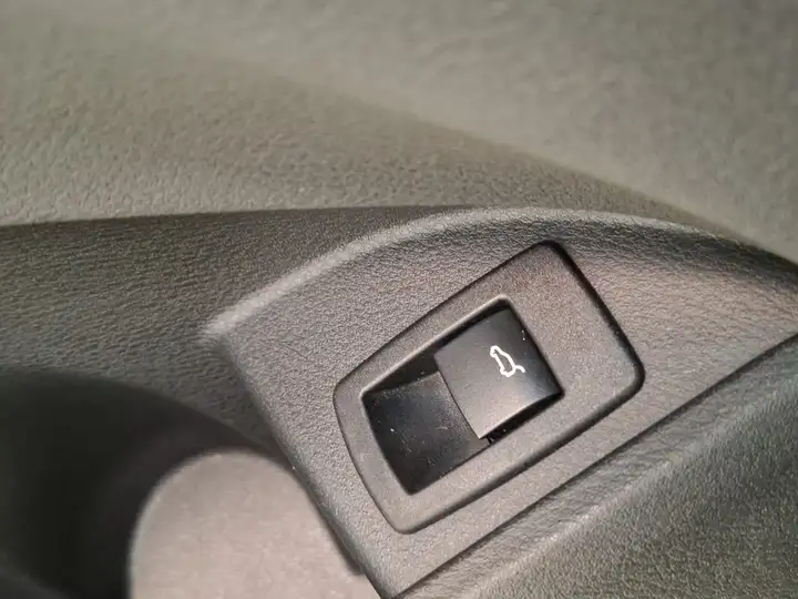 BMW X1 sDrive18dA Corporate 2021, foto 33