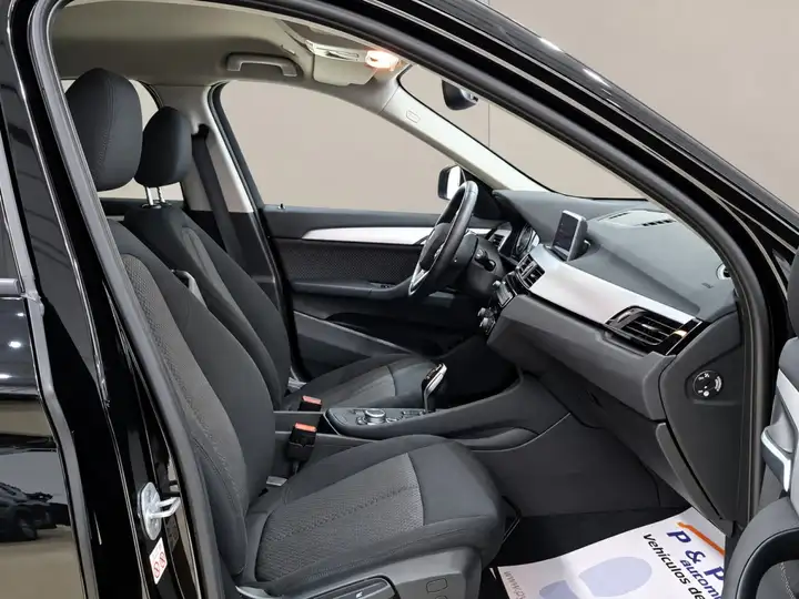 BMW X1 sDrive18dA Corporate 2021, foto 41