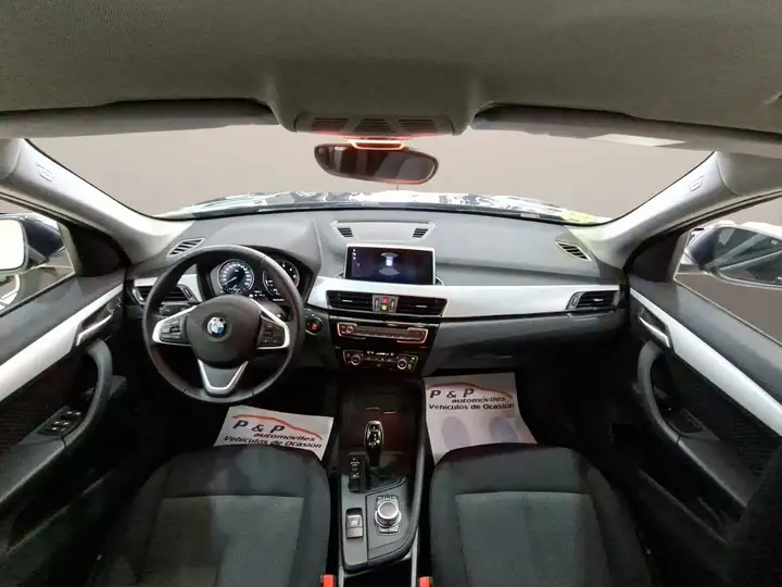BMW X1 sDrive18dA Corporate 2021, foto 17