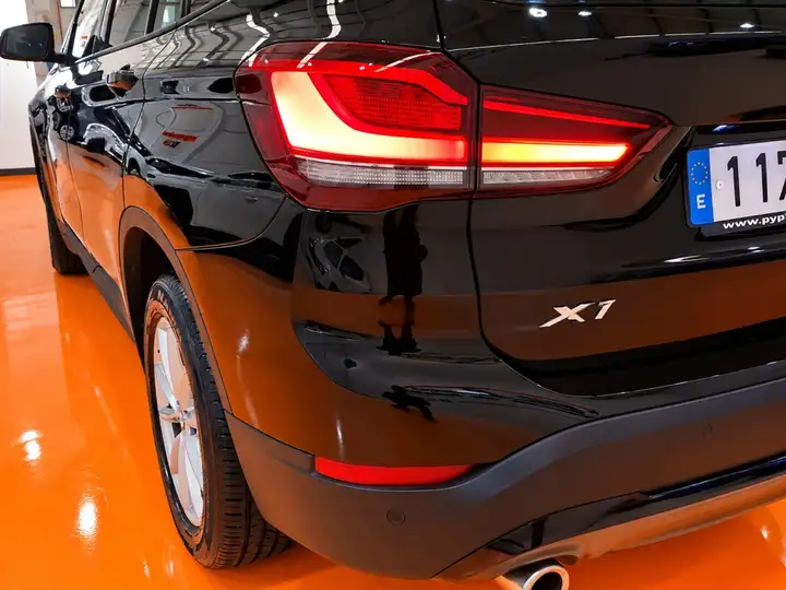 BMW X1 sDrive18dA Corporate 2021, foto 11