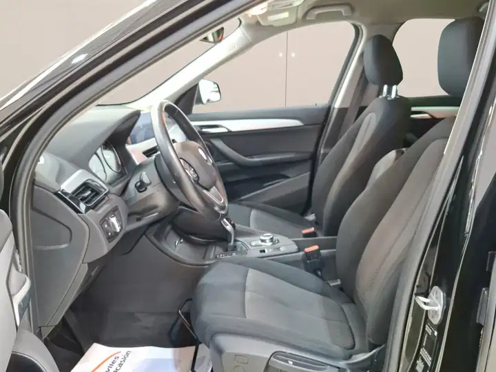 BMW X1 sDrive18dA Corporate 2021, foto 38