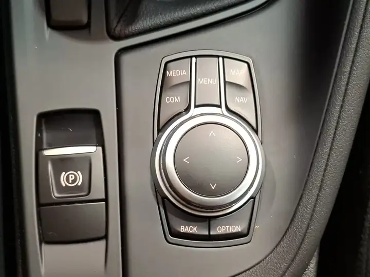 BMW X1 sDrive18dA Corporate 2021, foto 31