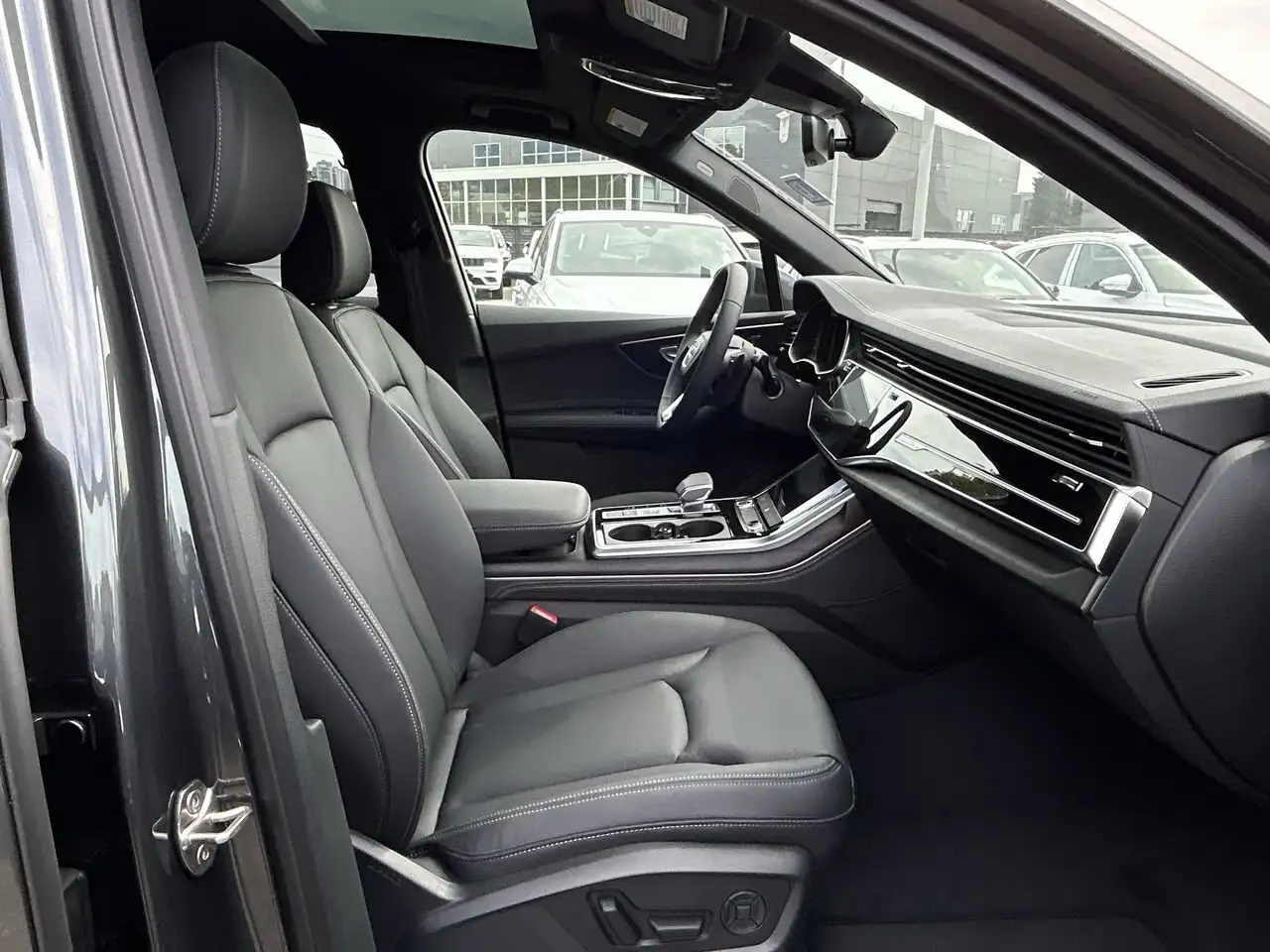 Audi Q7 снимка Audi Q7