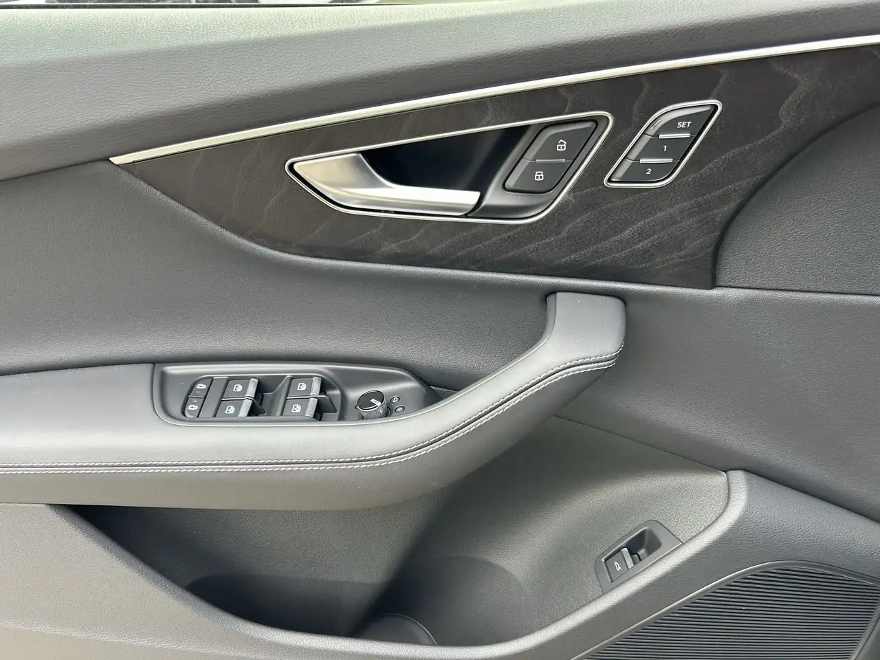 Audi Q7 снимка Audi Q7