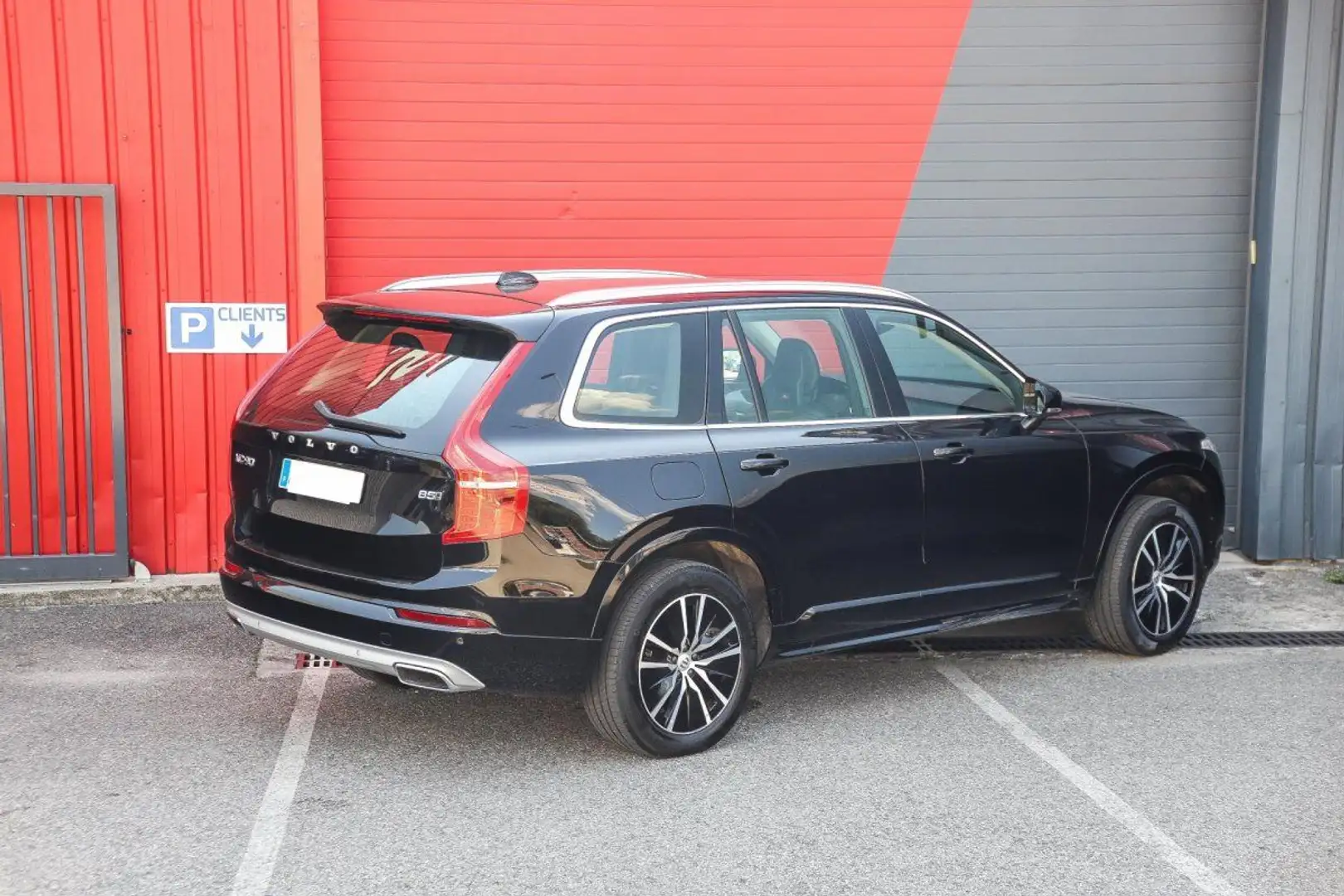Volvo XC90 B5 AWD Micro-Hybride Diesel 235 BVA Geartronic Momentum 7pl Schwarz - 2