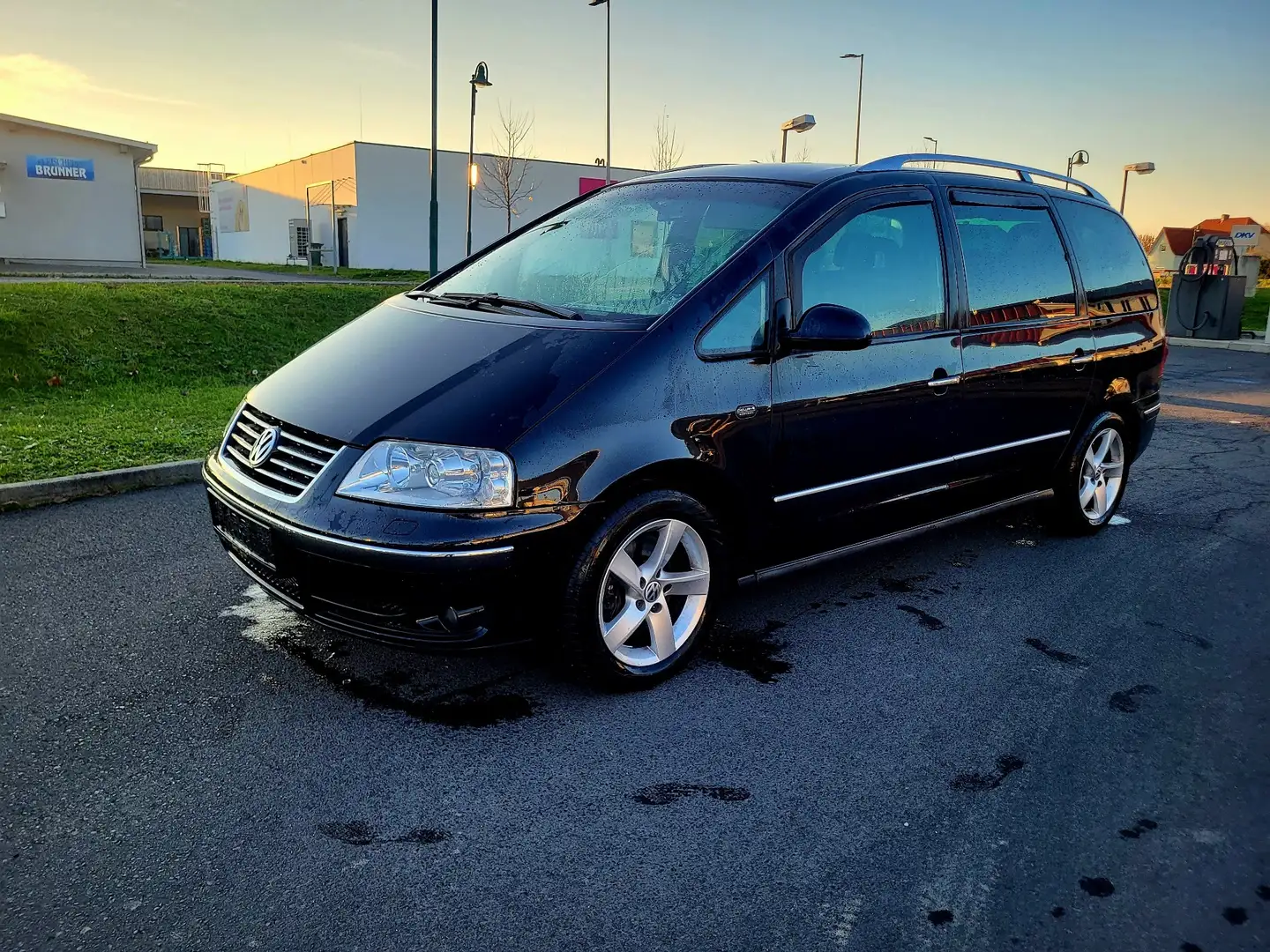 Volkswagen Sharan V6 Exclusive Edition - 2
