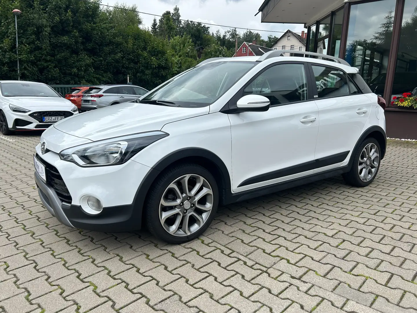 Hyundai i20 1.0 Active Trend SHZ LHZ Klimaautomatik Biały - 2
