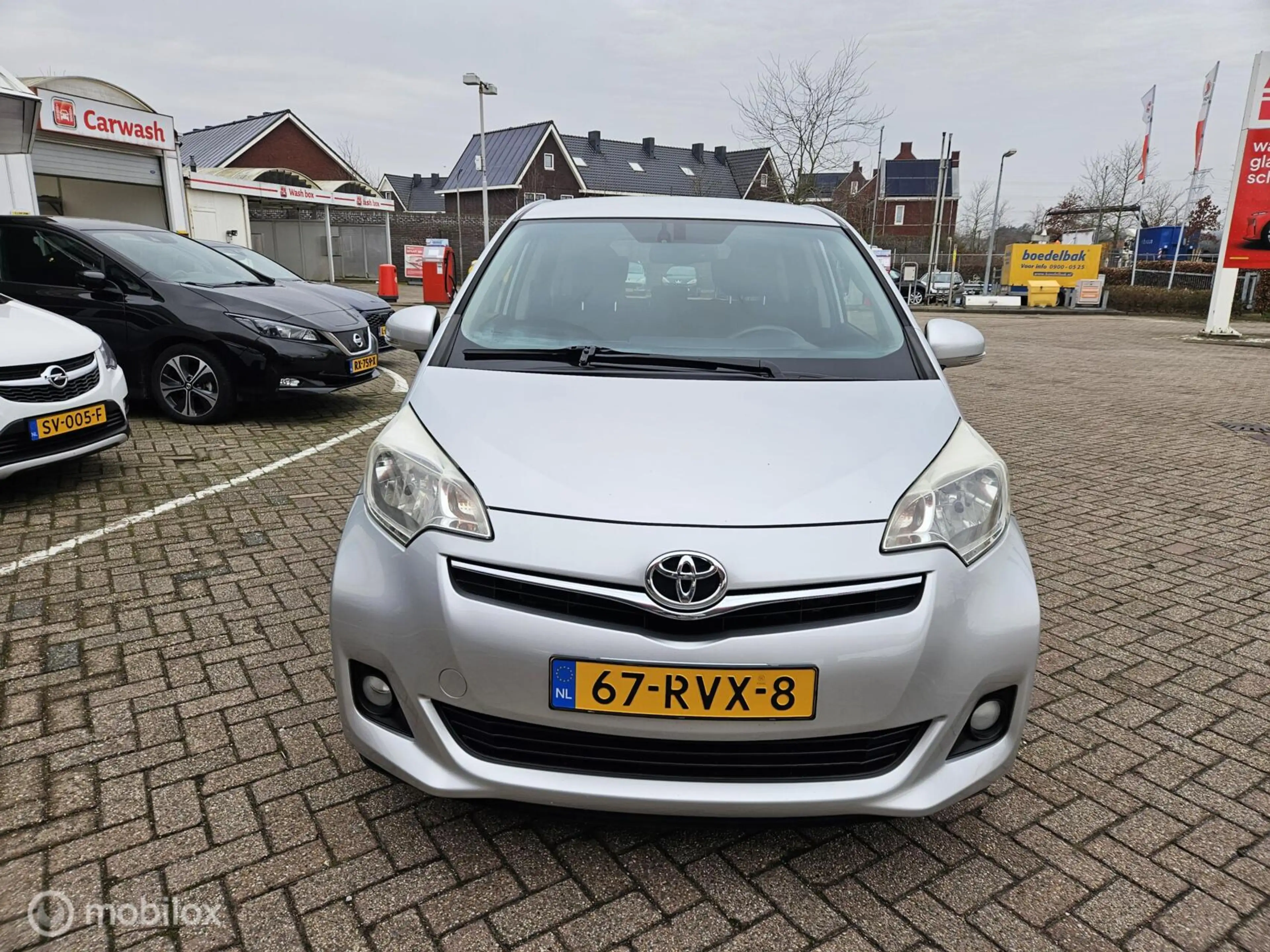 Toyota Verso-S 1.3 VVT-i Aspiration — photo 6